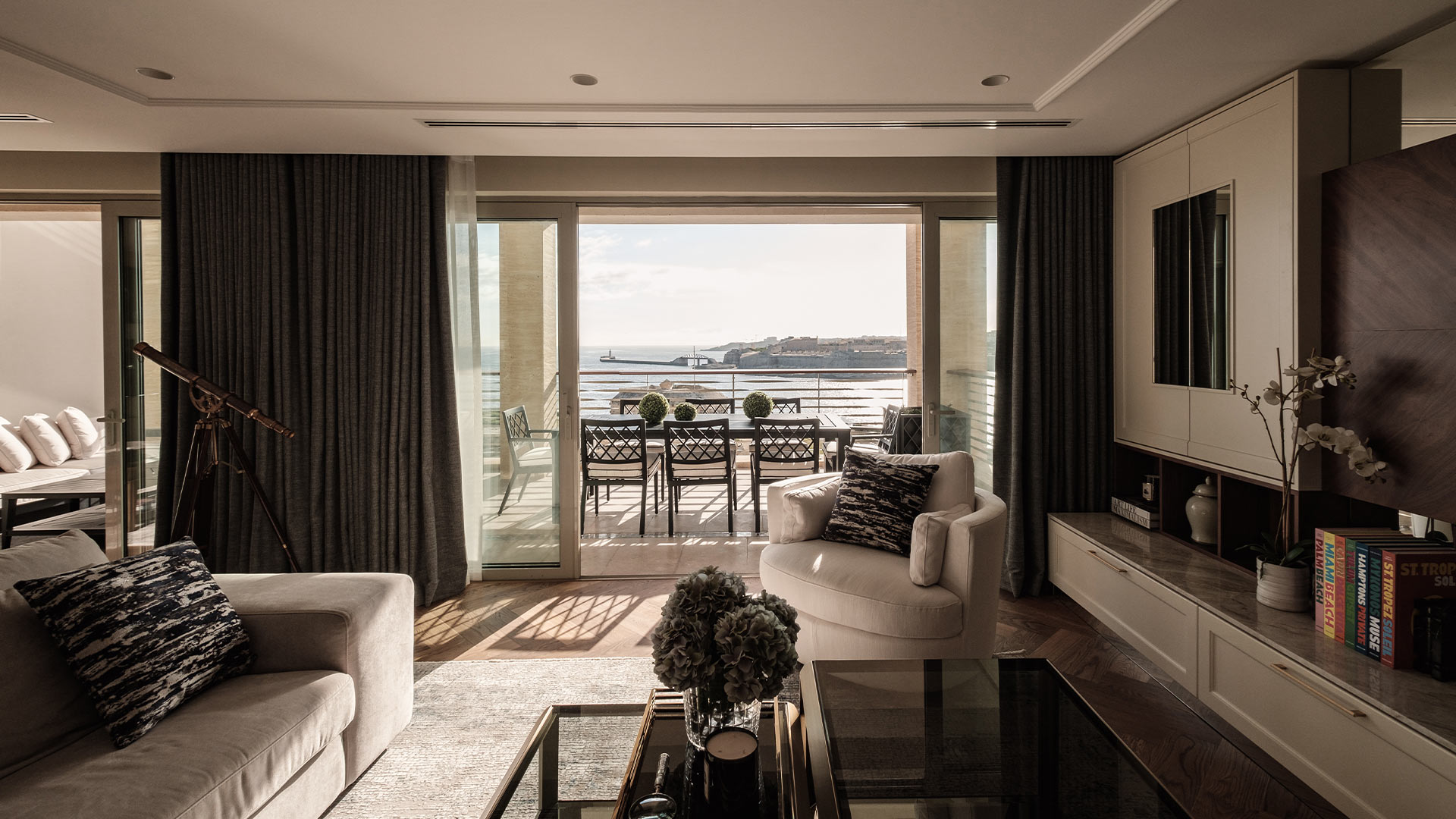 Luxury and Stylish Apartment