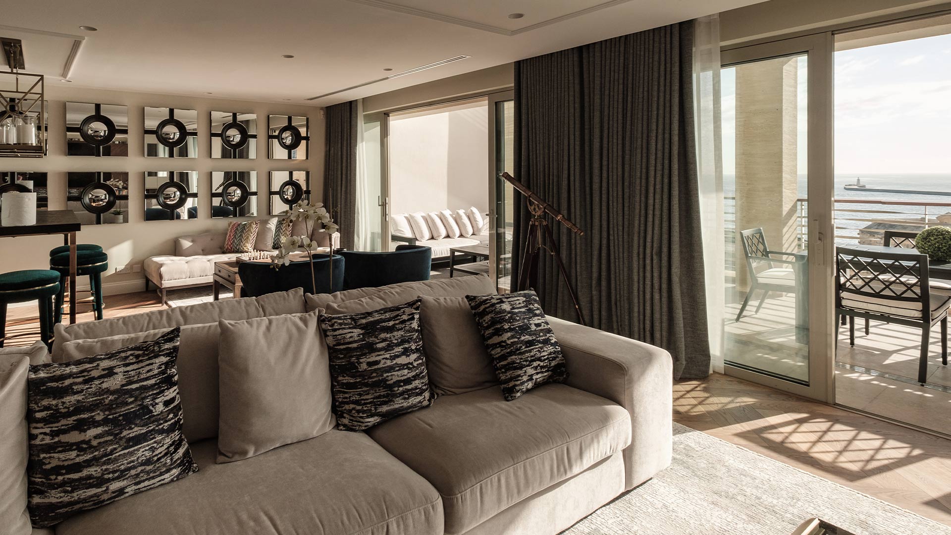 Luxury and Stylish Apartment
